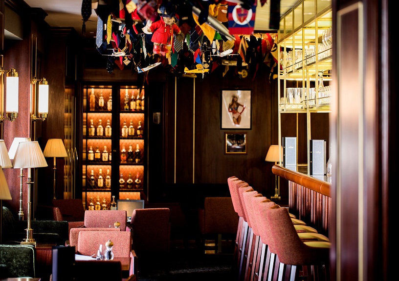 Hotel Bar